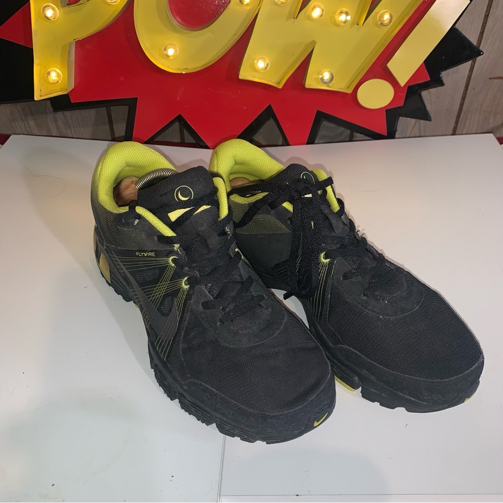 NIKE AIR MAX RUN LITE 3 SHOES: Black & Volt Yellow MEN'S SIZE US9 Used; No Box